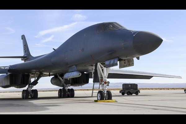 B-1B pylon work sets stage for hypersonic weapons carriage | News ...